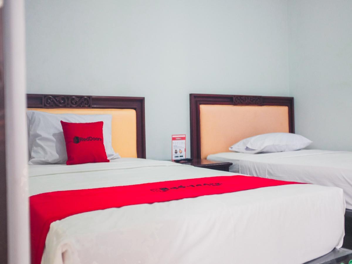 Reddoorz Plus @ Helvetia Medan Luaran gambar