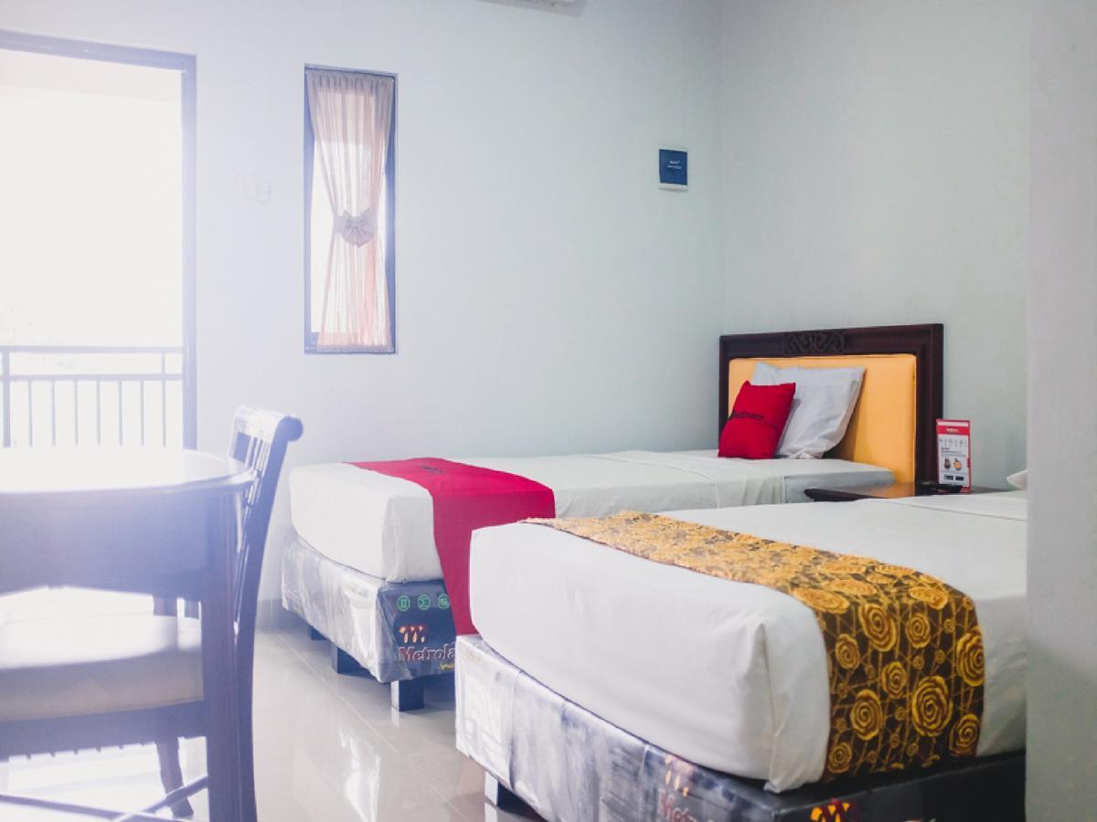 Reddoorz Plus @ Helvetia Medan Luaran gambar