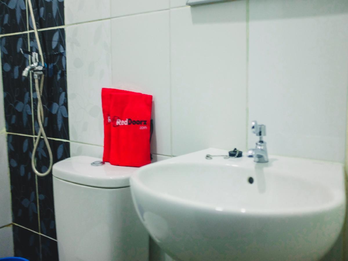 Reddoorz Plus @ Helvetia Medan Luaran gambar